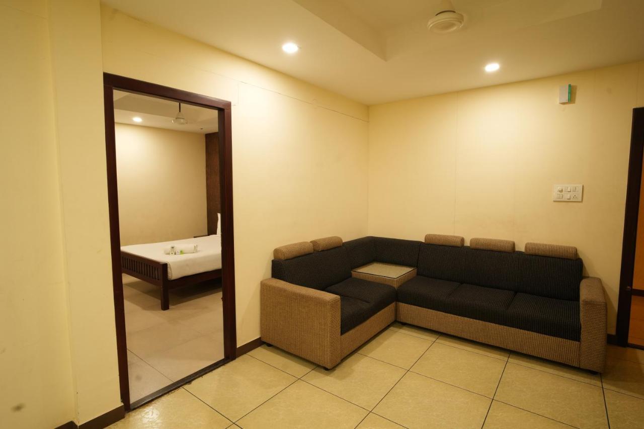 K V Suites Kochi ภายนอก รูปภาพ