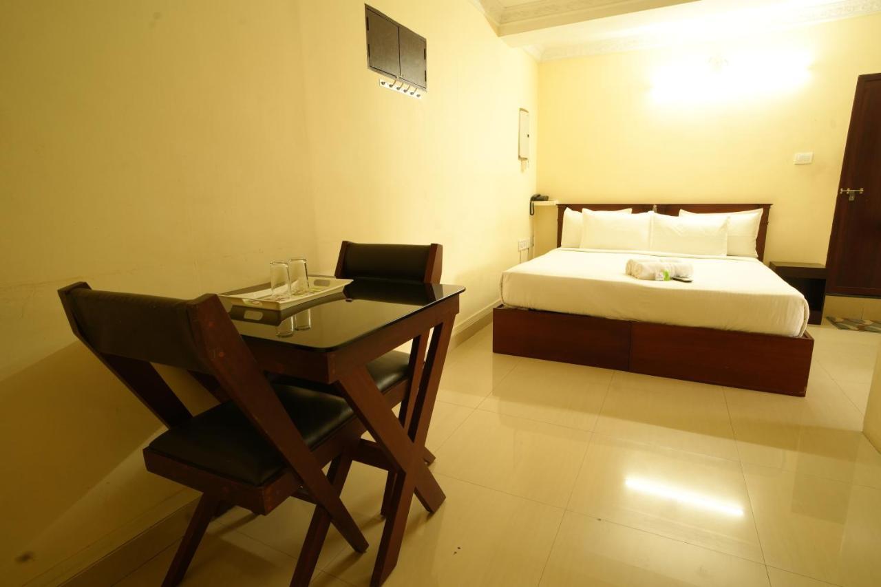 K V Suites Kochi ภายนอก รูปภาพ