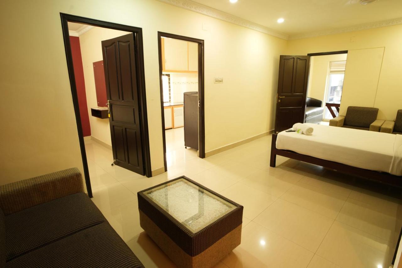 K V Suites Kochi ภายนอก รูปภาพ