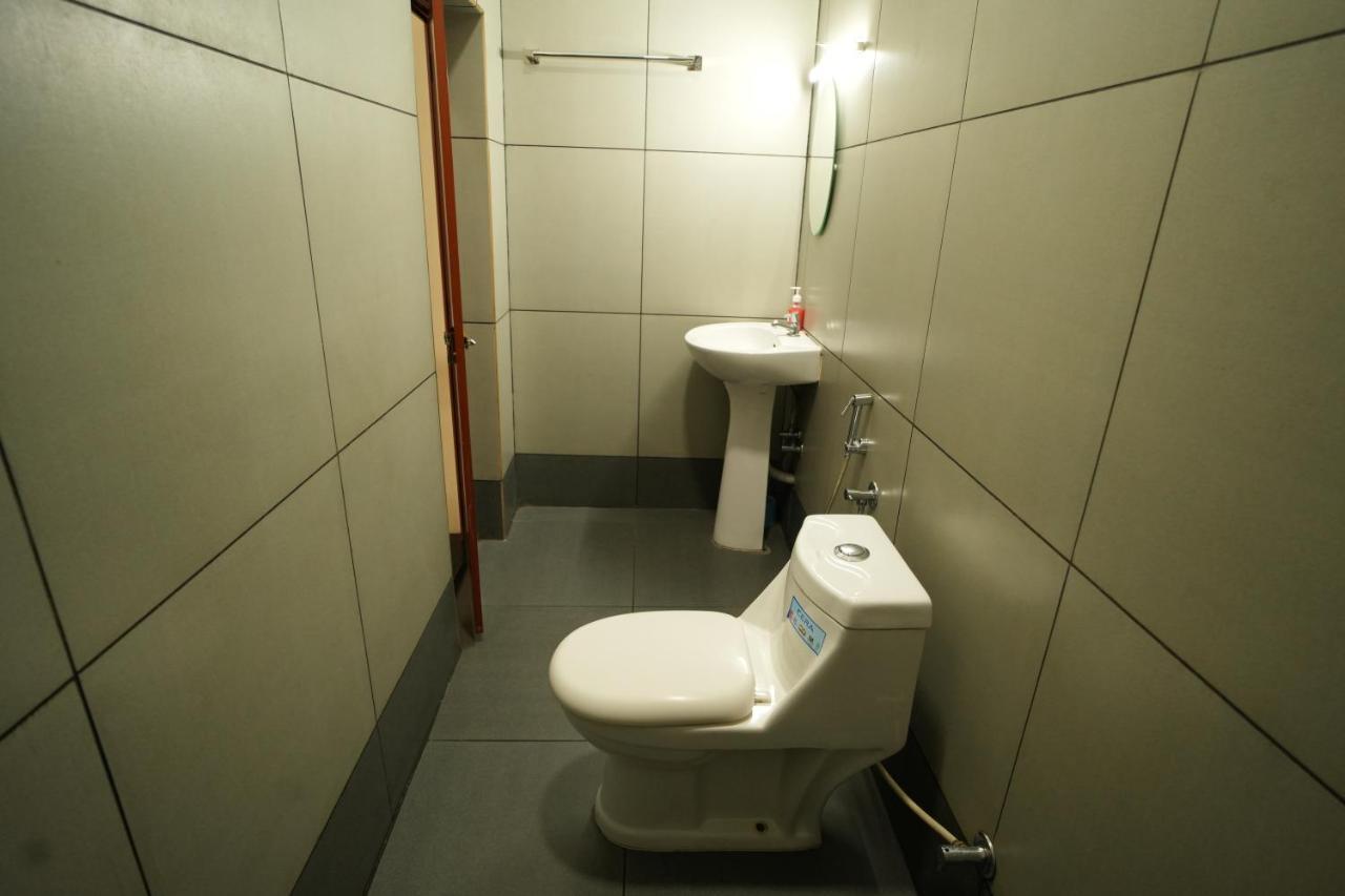 K V Suites Kochi ภายนอก รูปภาพ