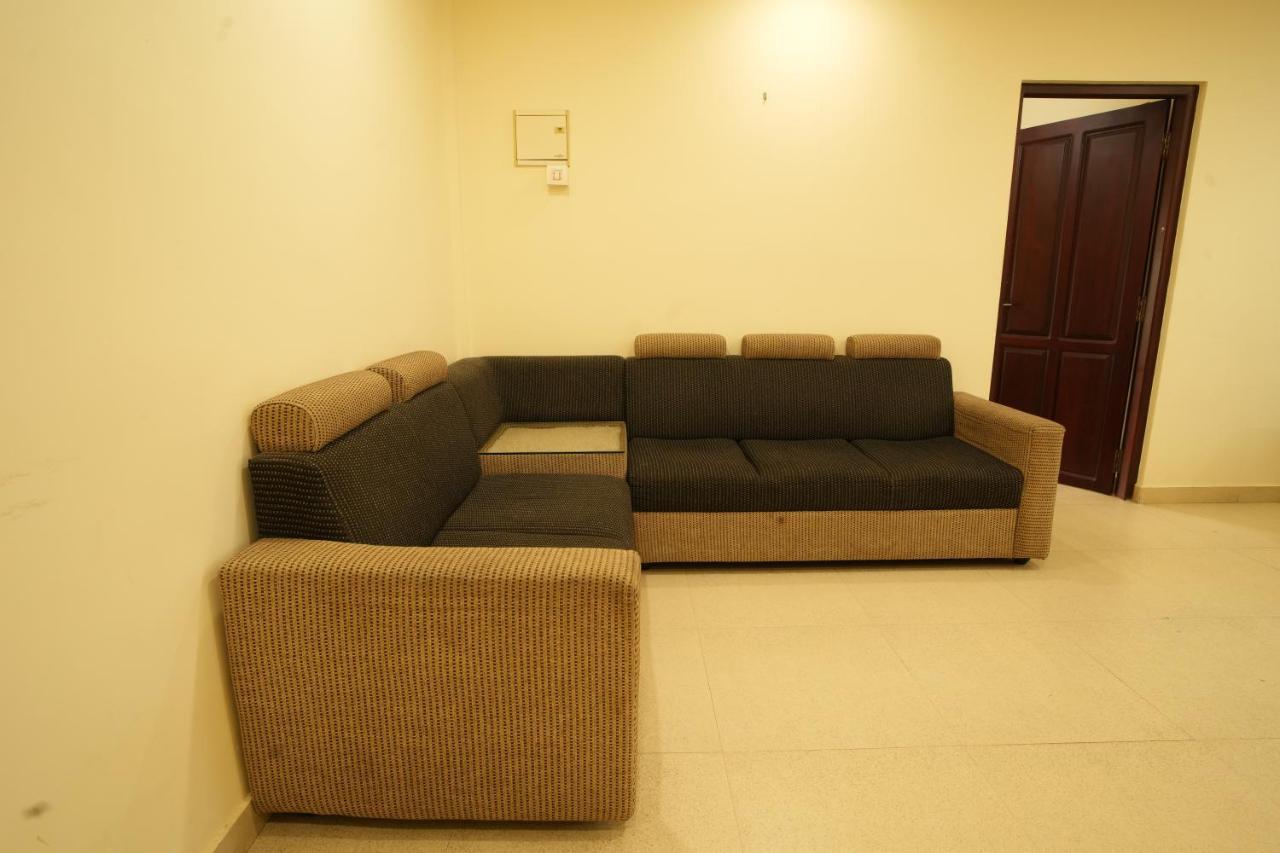 K V Suites Kochi ภายนอก รูปภาพ