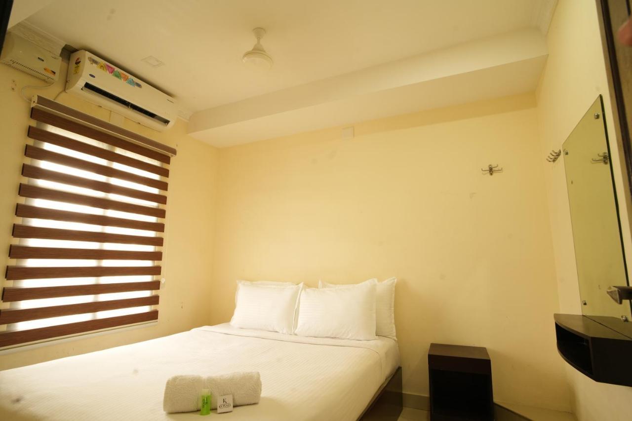 K V Suites Kochi ภายนอก รูปภาพ