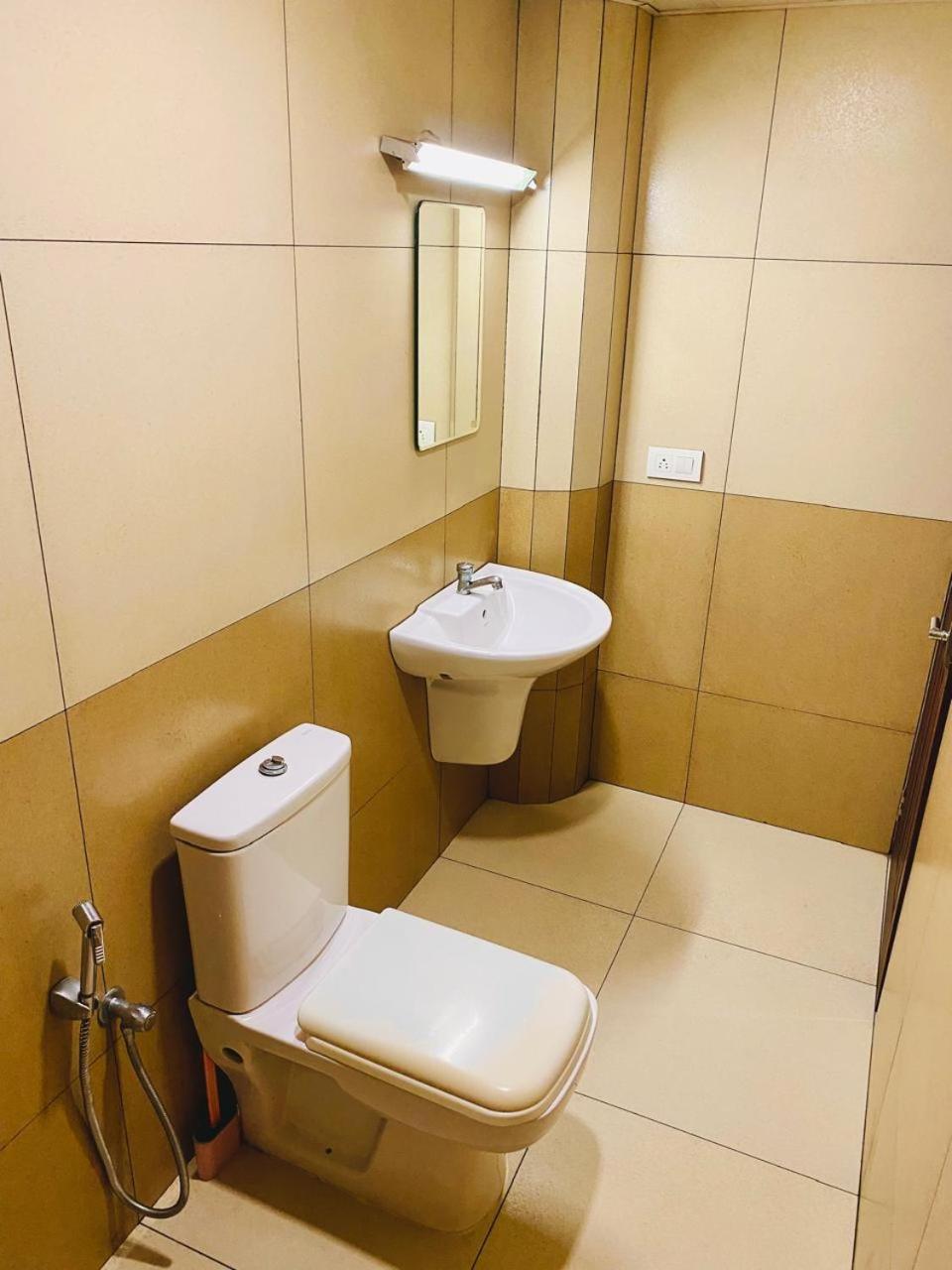 K V Suites Kochi ภายนอก รูปภาพ