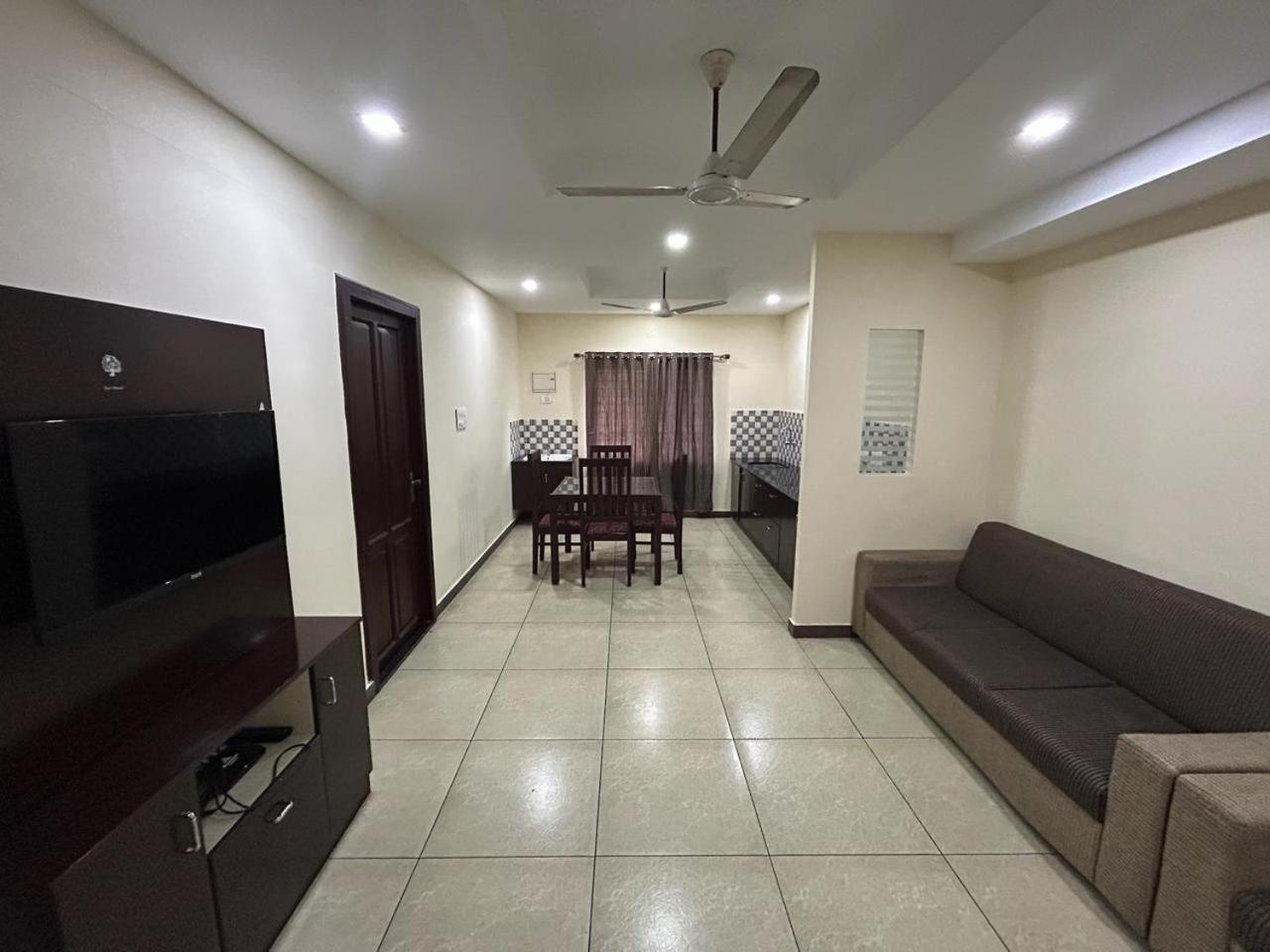 K V Suites Kochi ภายนอก รูปภาพ