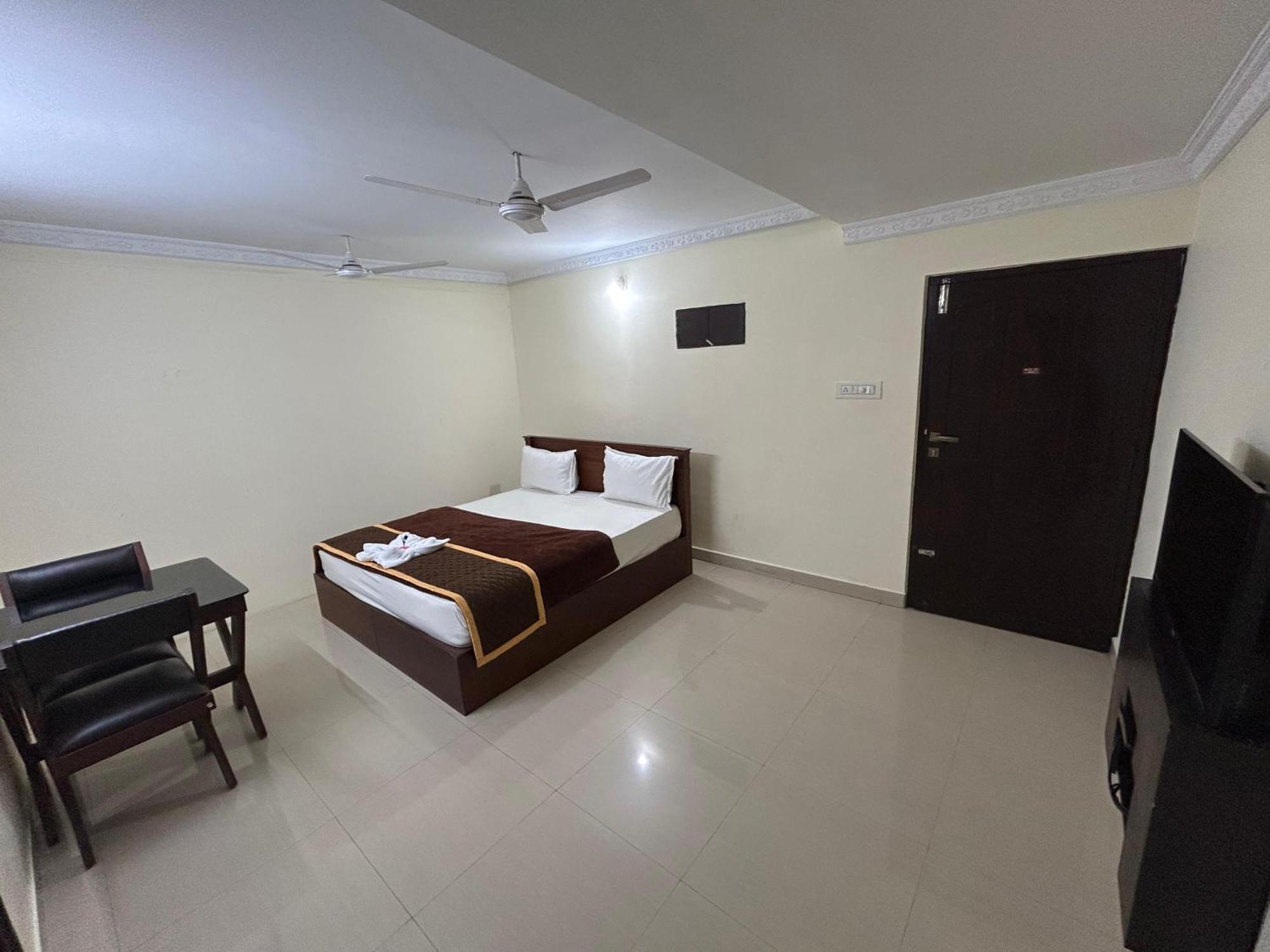 K V Suites Kochi ภายนอก รูปภาพ