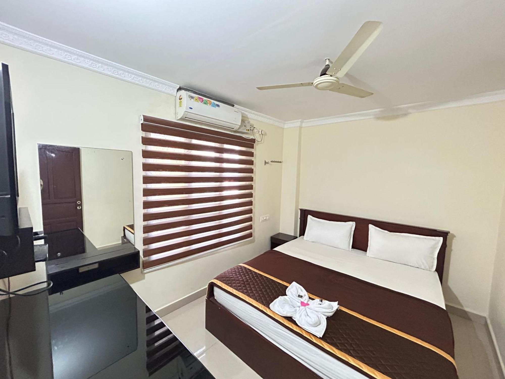 K V Suites Kochi ภายนอก รูปภาพ